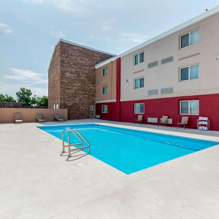 Coratel Plus Suites Wichita West Airport Exteriér fotografie