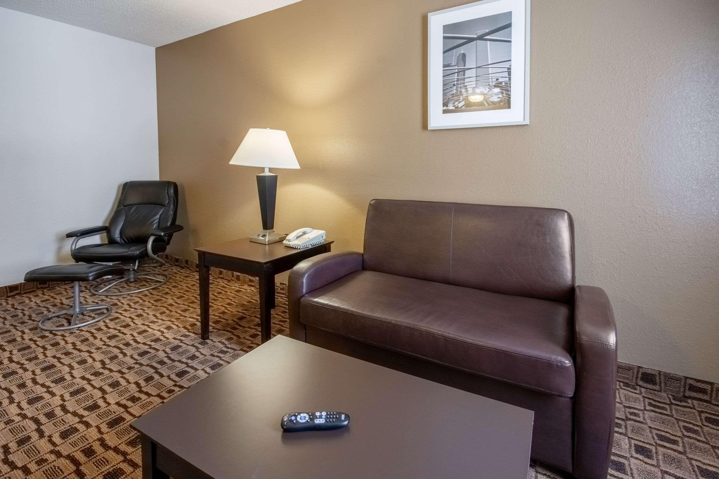 Coratel Plus Suites Wichita West Airport Exteriér fotografie